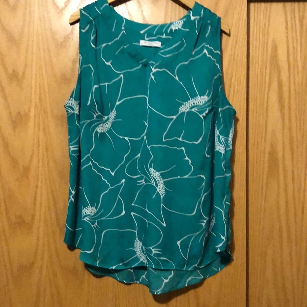 3/$20 sleeveless blouse